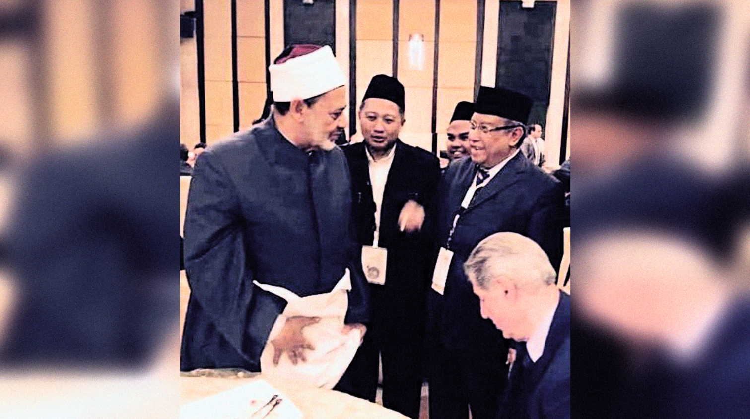 Grand Syekh al-Azhar Prof Dr Syekh Ahmad Muhammad Ahmad Ath-Thayyeb  bersama KH Said Aqil Siroj, saat berkunjung ke Mesir pada 1 Maret 2017. (foto: dok ngopibareng.id)
