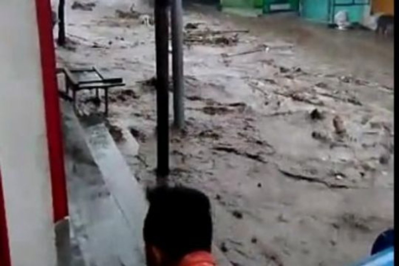 Banjir bandang yang melanda Kecamatan Kepung, Kediri. (Foto: istimewa)