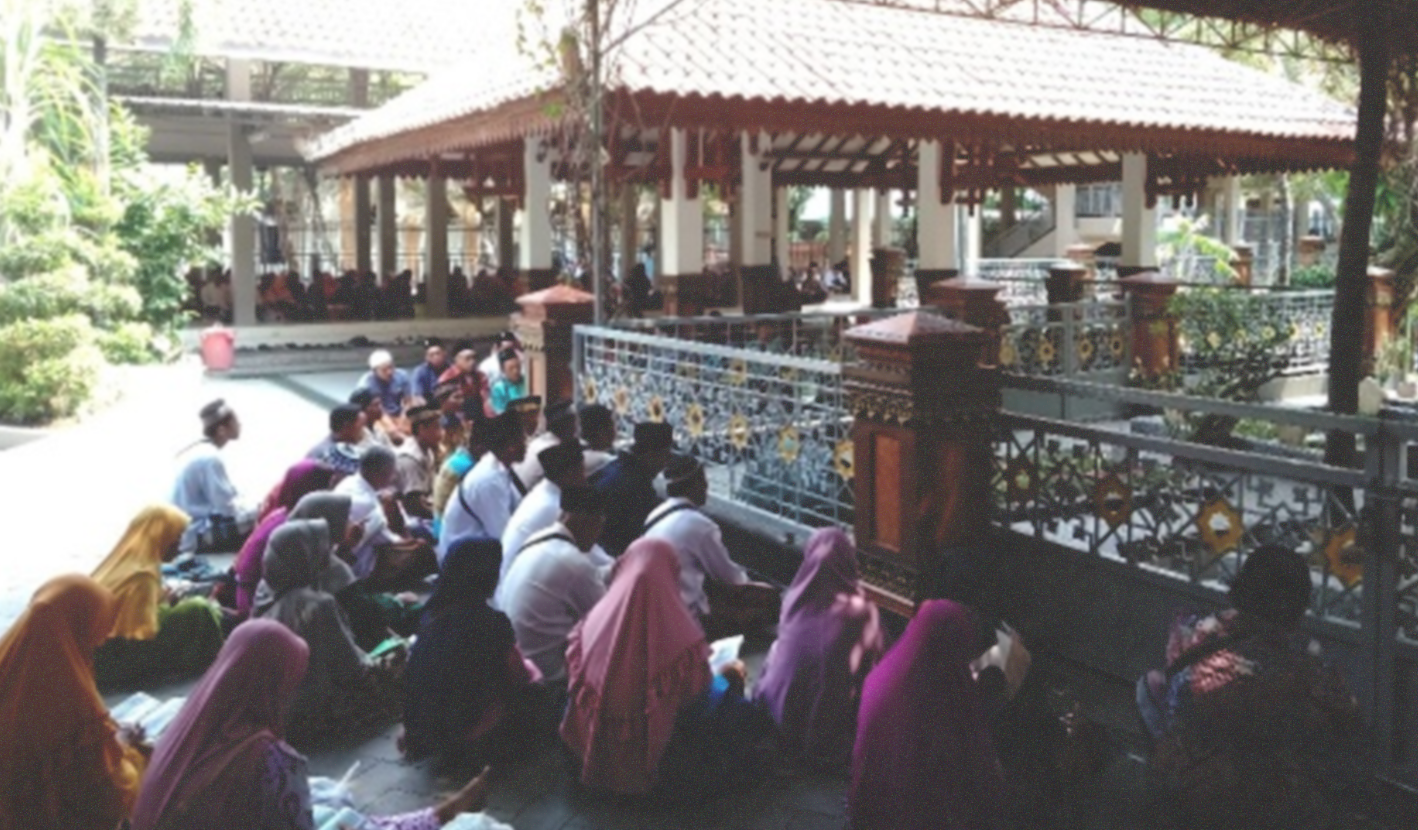 Suasana Maqbarah Masyaikh Pesantren Tebuireng jelang haul Gus Dur, di kompleks Pesantren Tebuireng Jombang. (Foto: Istimewa)