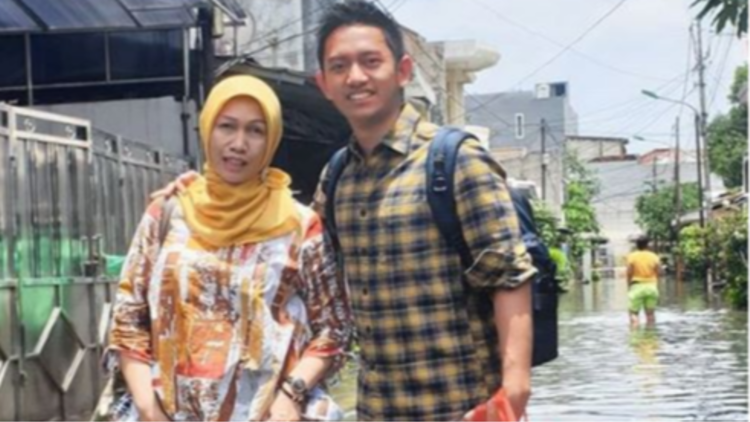 Staf khusus milenial Presiden Joko Widodo (Jokowi), Adamas Belva Syah Devara, kebanjiran dan sempat mengungsi. (Foto: Twitter/Instagram Adamas Belva)