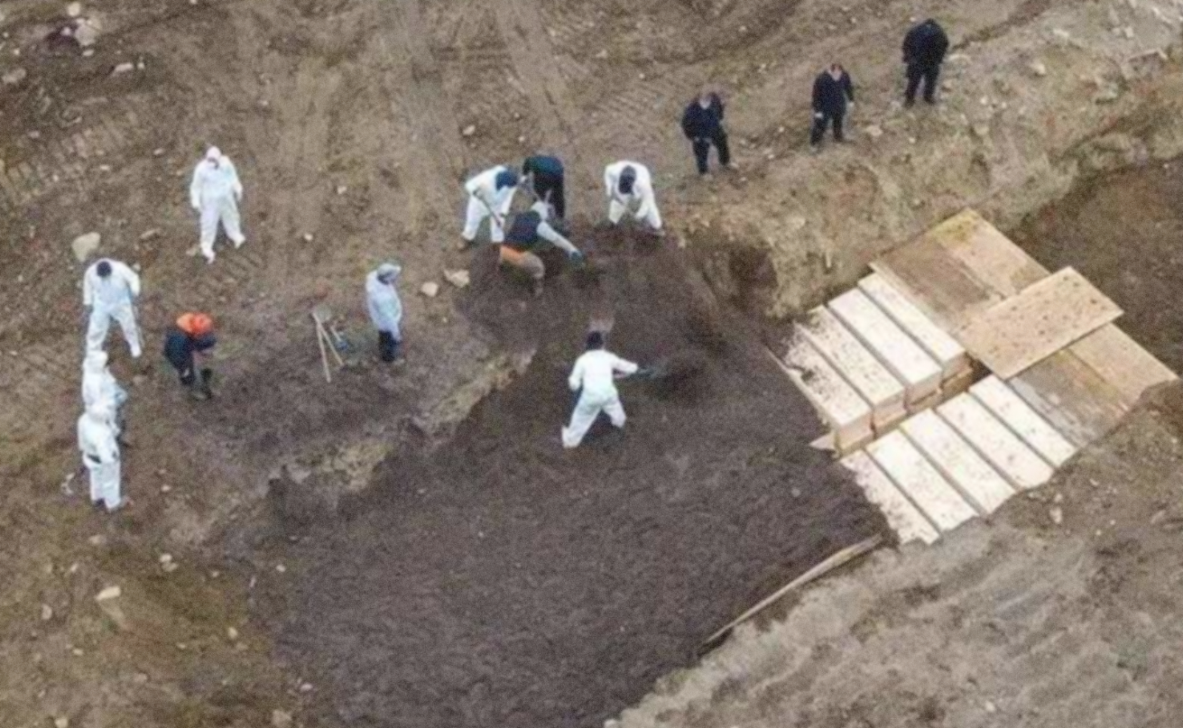 Pemakaman massal jenazah akibat covid di luar Kota New York, As. (Foto:BBCcom)