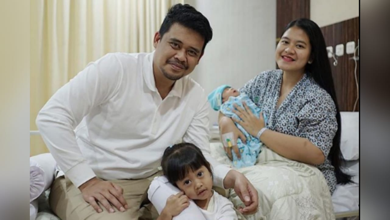 Keluarga Kahiyang Ayu dan Bobby Nasution. (Foto: Instagram @ayangkahiyang)