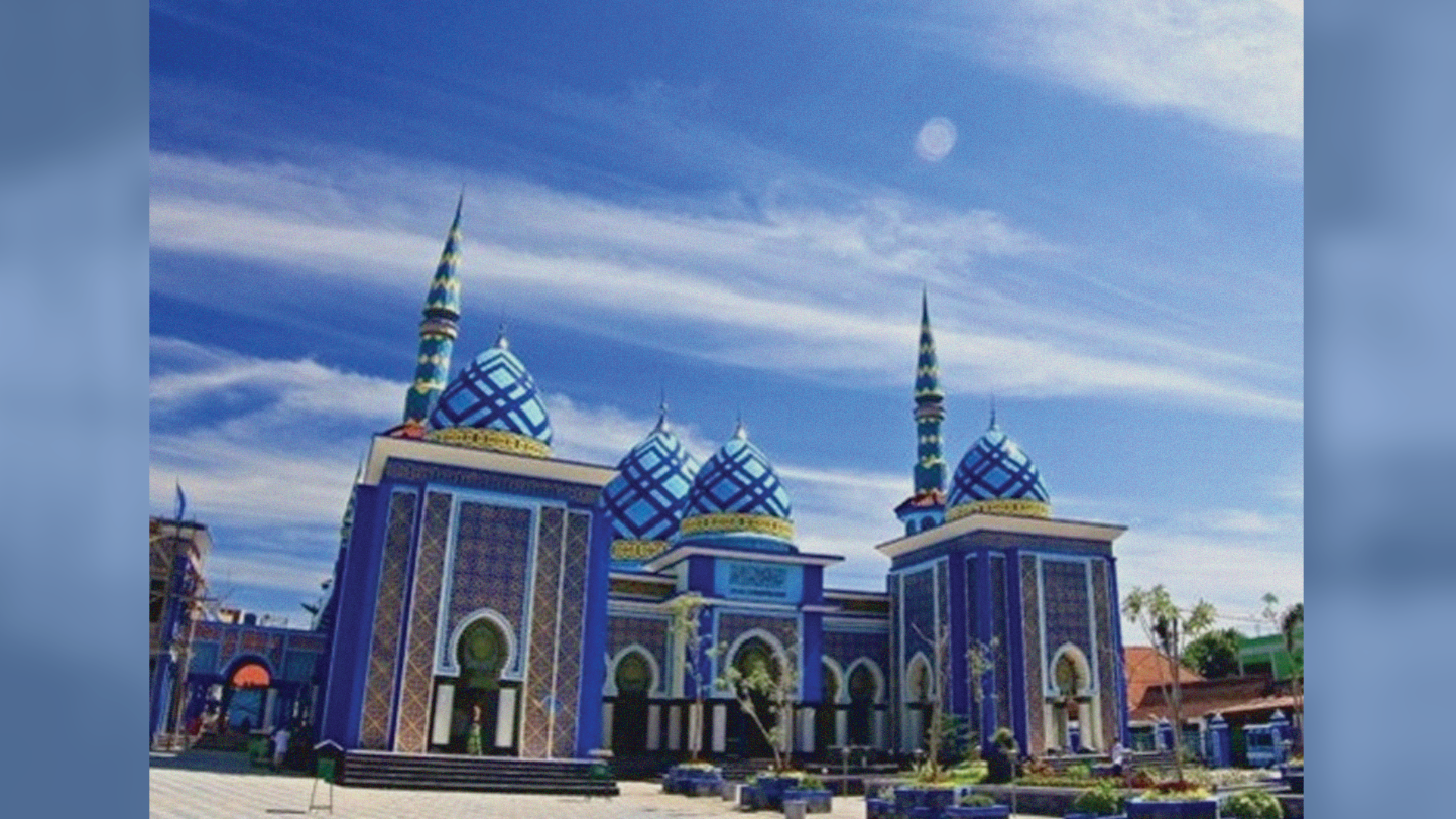 Masjid Agung Baitul Hakim, Madiun, Jawa Timur. (Foto: Istimeaw)