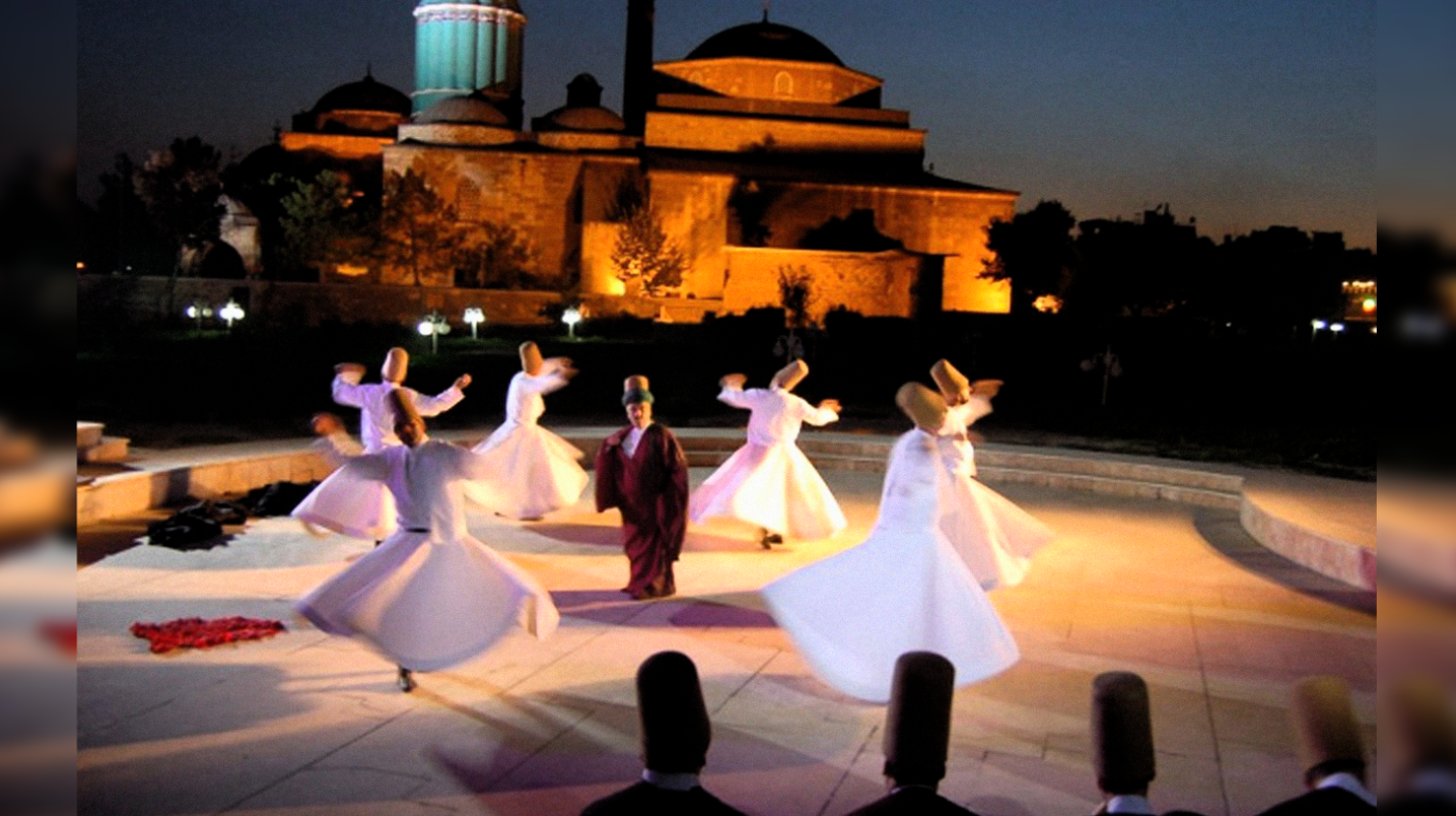 Whirling Dervish, tarian darwis, kaum sufi identik dengan Jalaluddin Rumi. (Foto: Istimewa)