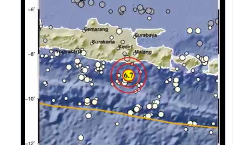 Gempa sebesar 6,7 Magnitudo mengguncang wilayah Kabupaten Malang, getarannya terasa hingga Jombang dan Surabaya. (Foto: Tangkapan layar via Twitter). 
