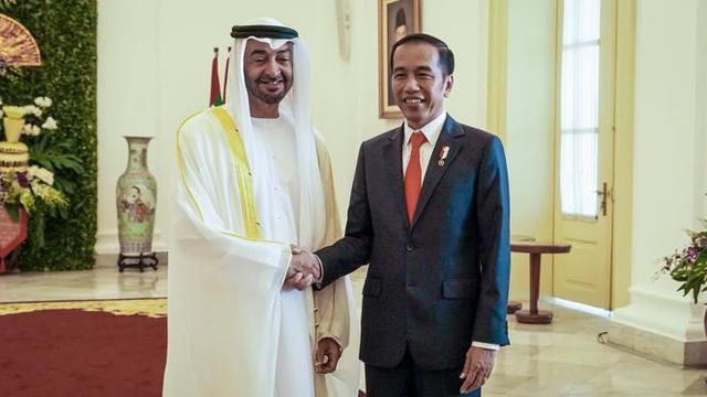 Presiden Joko Widodo (Jokowi) bersama Sheikh Mohamed Bin Zayed Al Nahyan atau akrab disapa Pangeran MBZ. (Foto: Dok. Setpres)