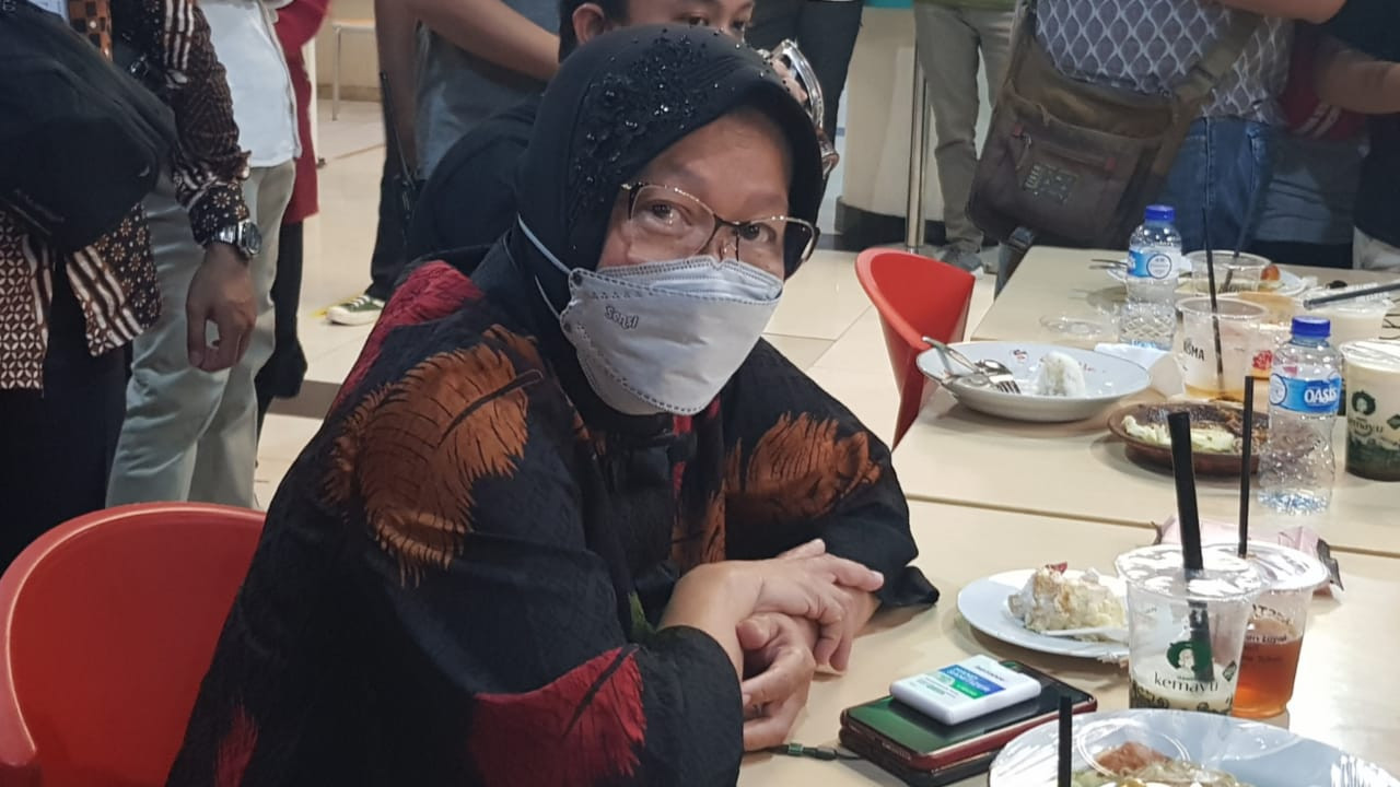 Mensos RI, Tri Rismaharini saat ditemui di Surabaya, Sabtu 17 April 2021. (Foto: Fariz Yarbo/Ngopibareng.id)