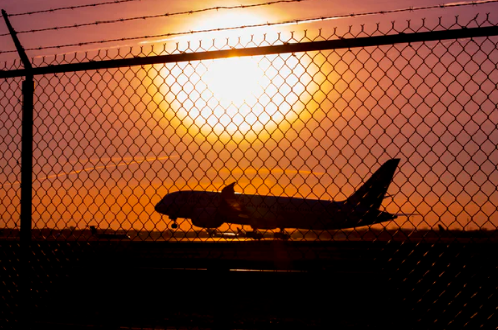 Hong Kong larang penerbangan dari India, Pakistan, dan Filipina mendarat di wilayahnya. (Foto: unsplash.com)