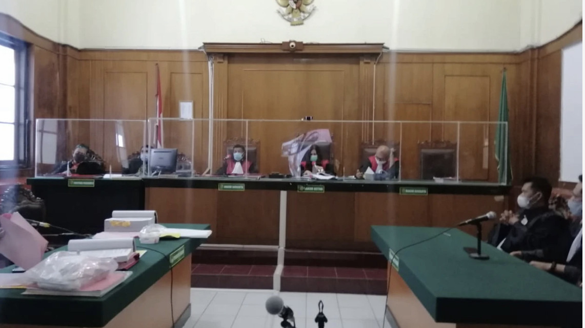 Sidang kasus BCA salah transfer di PN Surabaya (Foto: Andhi Dwi/Ngopibareng.id)
