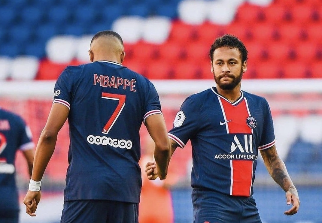 Neymar dan Kylian Mbappe sama-sama optimistis PSG bisa bangkit di leg kedua di Etihad minggu depan. (Foto: Twitter/@KMBappe)