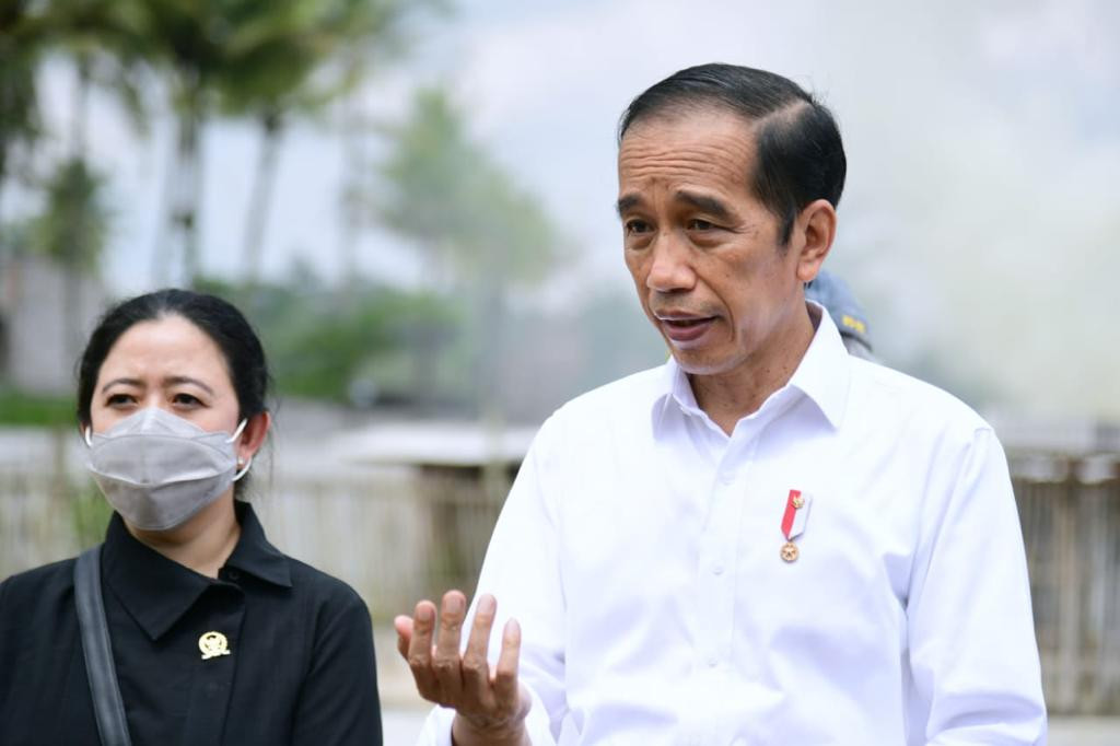 Presiden Joko Widodo (Jokowi)  telah menandatangani aturan mengenai pemberian tunjangan hari raya (THR) bagi aparatur negara dan pensiunan. (Foto: Setpres)