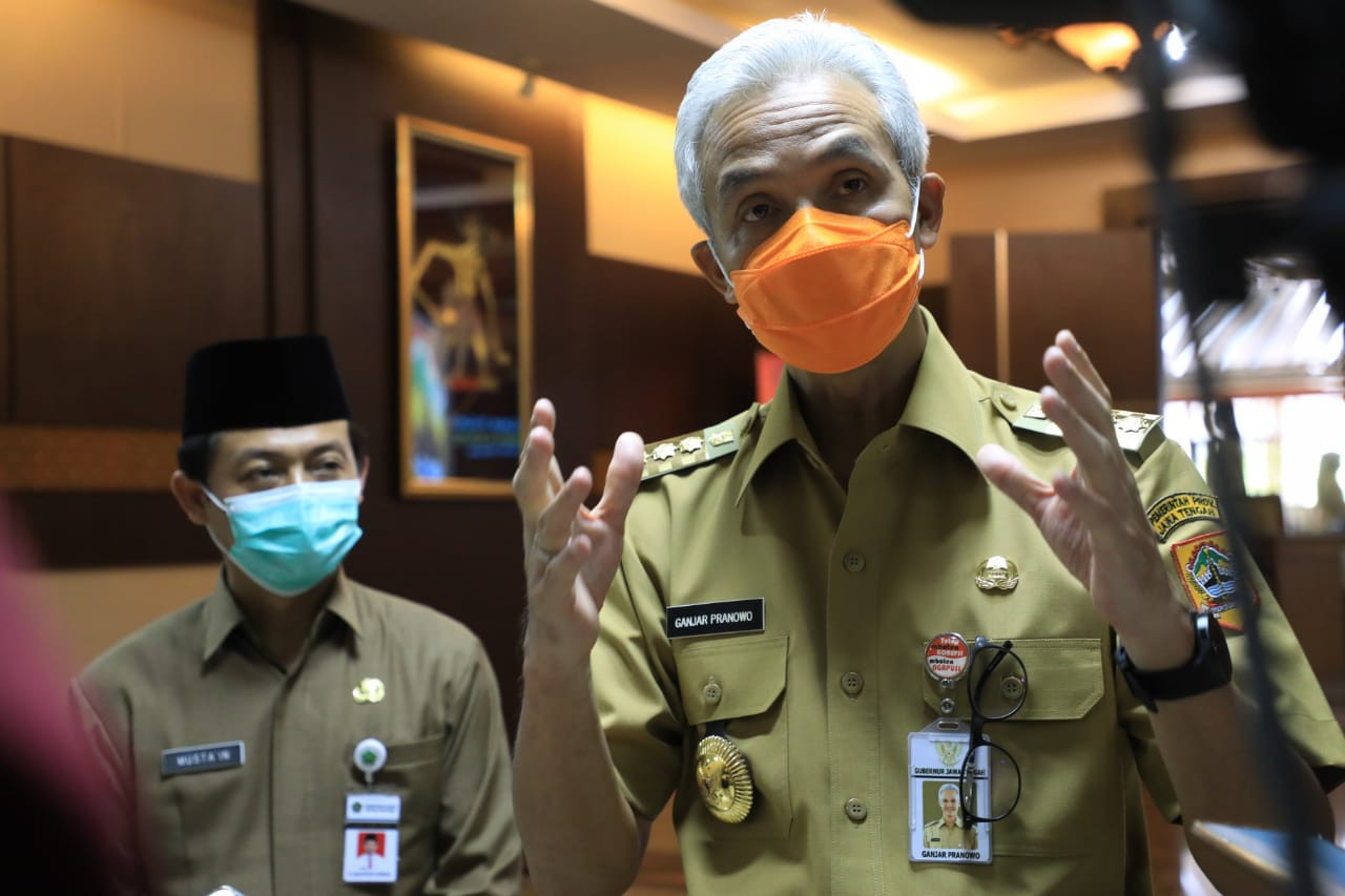 Gubernur Jawa Tengah Ganjar Pranowo mewajibkan seluruh pendatang untuk tes antigen ketika masuk ke Jawa Tengah. (Foto: Istimewa)