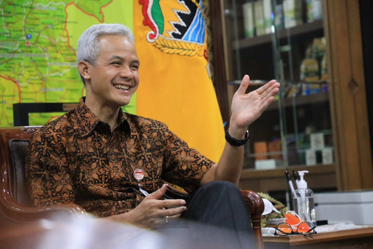 Gubernur Ganjar Pranowo mendukung penuh langkah Walikota Solo yang pecat lurah pelaku pungli. (Foto: Dok Jateng)