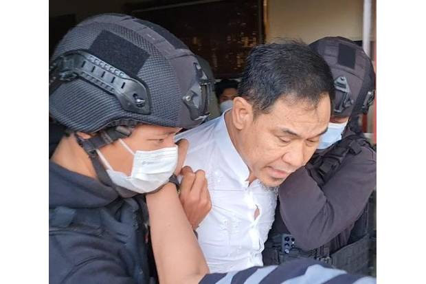 Mantan Sekretaris Umum Front Pembela Islam (FPI), Munarman ditangkap Tim Densus 88 Antiteror Polri, pada Selasa 27 April 2021. (Foto: Istimewa)
