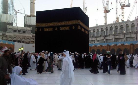 Jamaah Umrah sedang Thawaf mengelilingi Ka'bah di Masjidil Haram, Makkah al-Muraramah. (Foto: Istimewa)