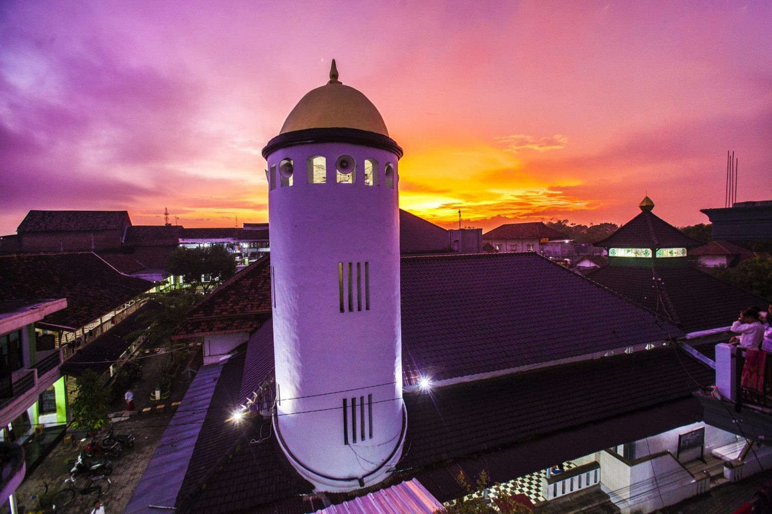 Menara Masjid di Pesantren Bahrul Ulum,Tambakberas Jombang. (Foto: Istimewa)
