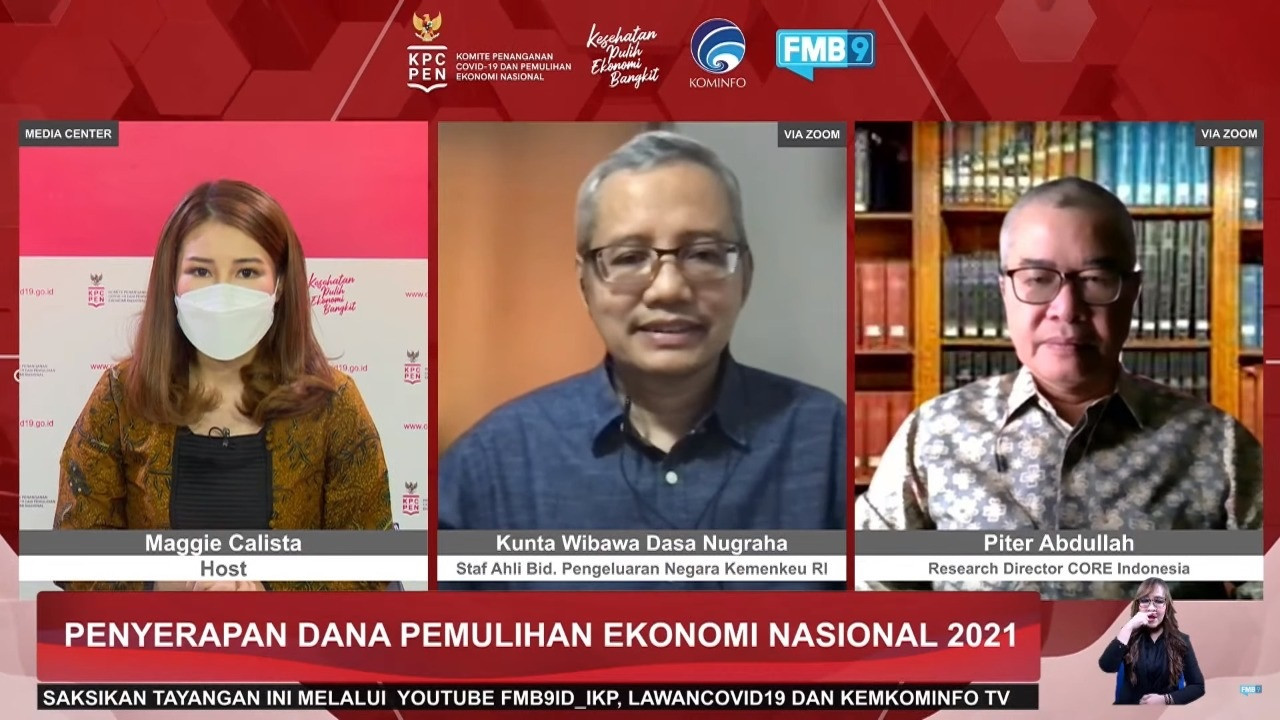 Kunta Wibawa, Staf Ahli Bidang Pengeluaran Negara Kemenkeu RI, dan Piter Abdullah, Research Director CORE Indonesia saat diskusi secara daring. (Foto: Istimewa)