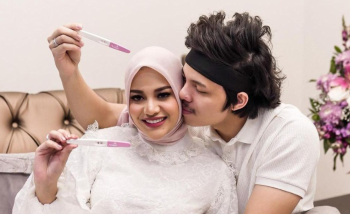Pasangan Aurel Hermansyah dan Atta Halilintar mengumumkan kehamilan calon anak pertama mereka. (Foto: Instagram)