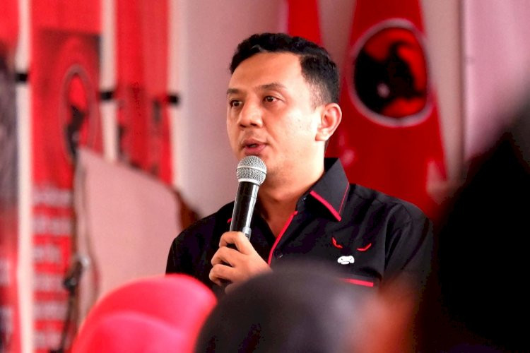 Wakil Ketua DPD PDIP Jatim, Deni Wicaksono. (Foto: iStimewa)