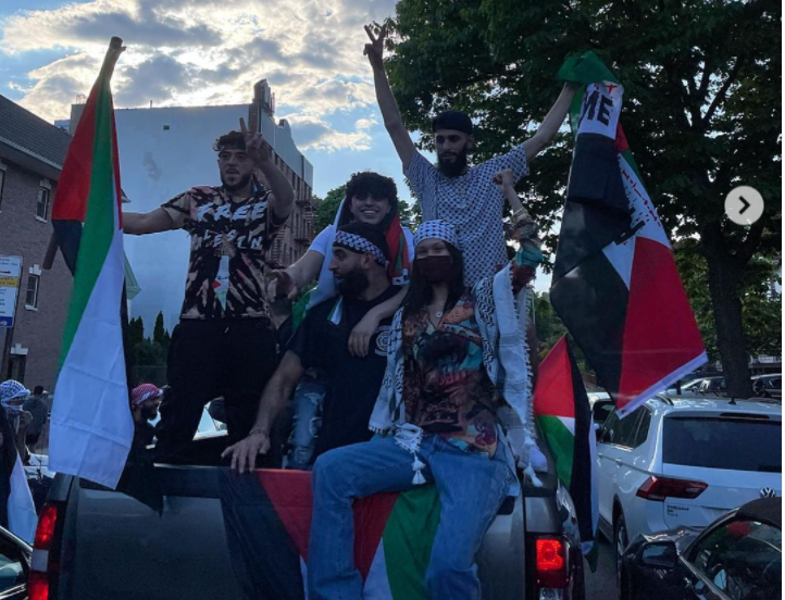 Bella Hadid turun jalan ikut demo di New York, membela kemerdekaan Palestina. (Foto: Instagram)