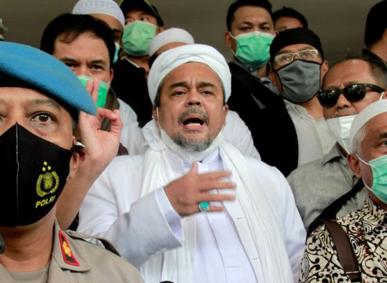 Rizieq Shihab dituntut 2 tahun penjara dalam kasus kerumunan di Petamburan. (Foto: Ant)