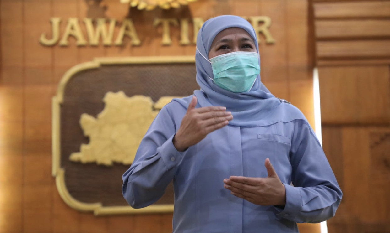 Gubernur Jawa Timur (Jatim), Khofifah Indar Parawansa minta vaksinasi guru selesai akhir Juni 2021. (Foto: Dok. Humas Pemprov Jatim)