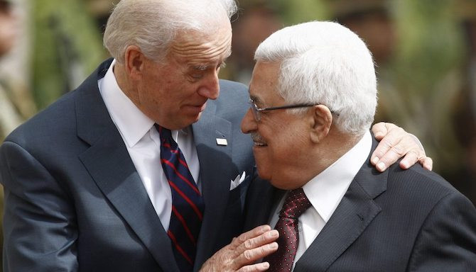 Presiden AS Joe Biden dan Presiden Palestina Mahmoud Abbas. (Foto: Istimewa)