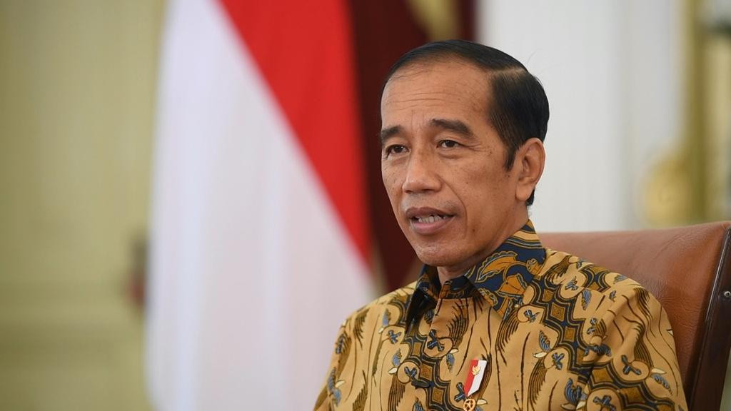 Presiden Jokowi minta Menkes kirimkan vaksin covid-19 lebih banyak ke Riau. (Foto: Setpres)