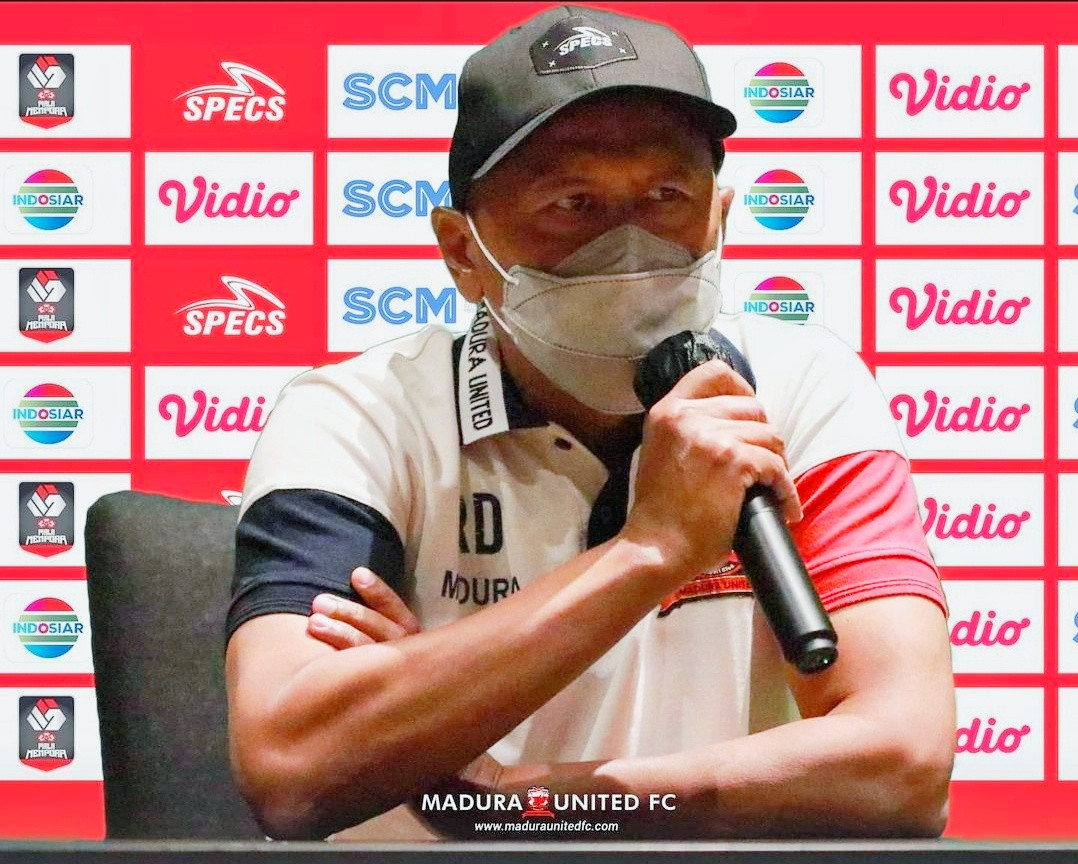 Pelatih Madura United, Rahmad Darmawan ketika konferensi pers di Piala Menpora 2021. (Foto: Madura United)
