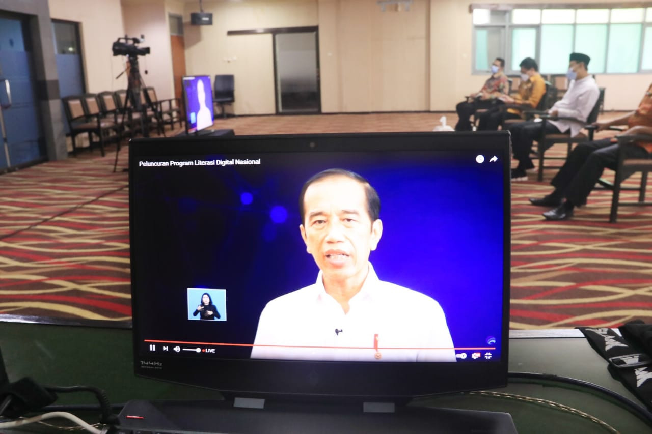 Walikota Pasuruan menghadiri peluncuruan Literasi Digital Nasional oleh Presiden Jokowi secara virtual. (Foto: Istimewa)
