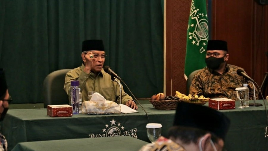 Ketua Umum PBNU KH Said Aqil Siroj dan Menteri Agama Yaqut Cholil Qoumas di kantor PBNU Jakarta. (Foto: kemenag)