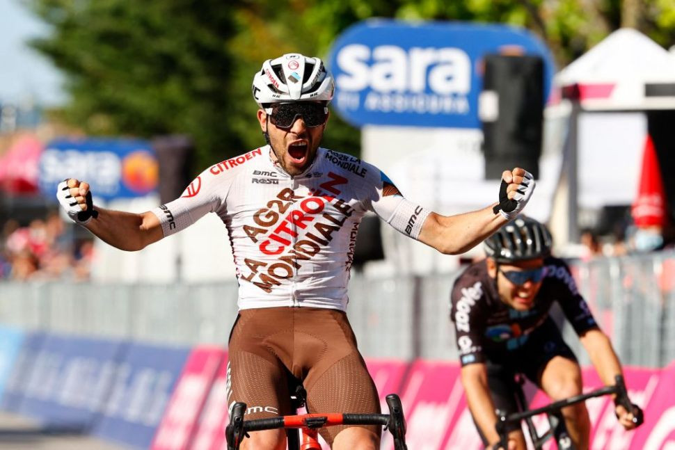 Andrea Vendrame (AG2R Citroen) menang secara breakaway di Giro d'Italia etape 12. (Foto: Istimewa)