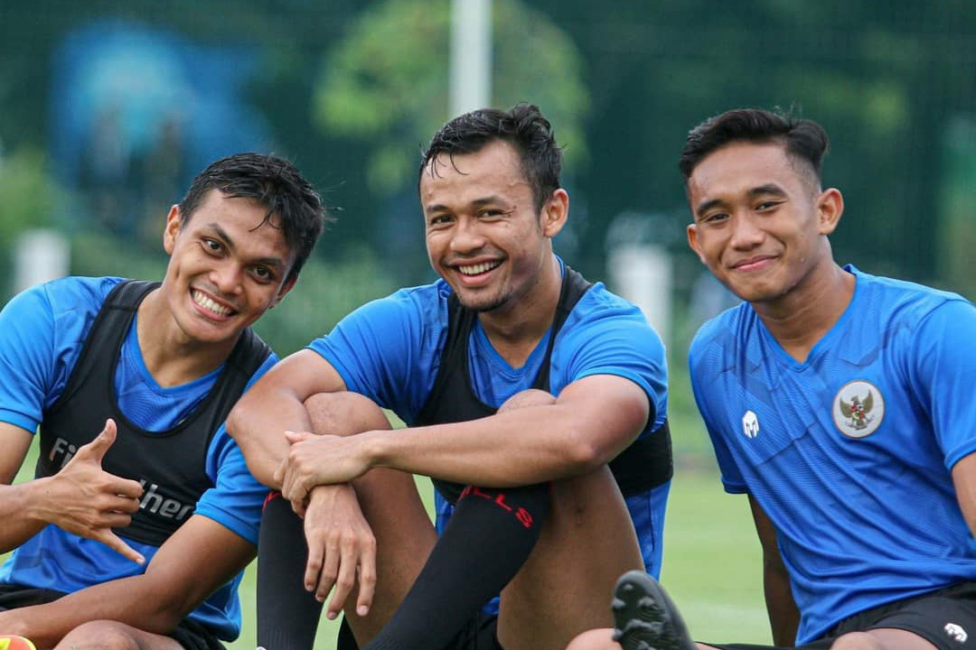 Pemain Persebaya, Arif Satria (tengah) saat mengikuti TC di Jakarta beberapa waktu lalu. (Foto: Istimewa)