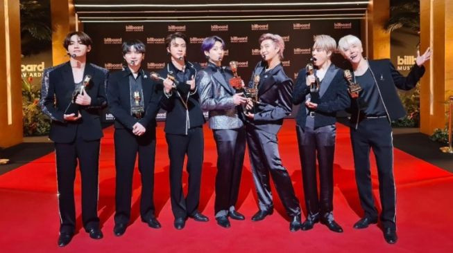 BTS meraih 4 trofi Billboard Music Awards 2021. RM cs tampil dari Korea Selatan. (Foto: Twitter)