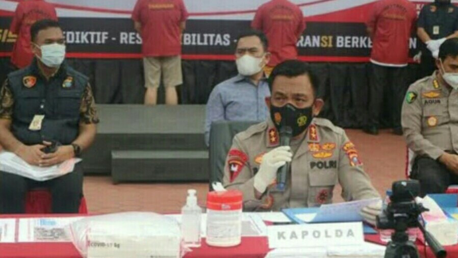 Kapolda Sumut irjen Pol RZ Panca Putra Simanjuntak menjelaskan perkembangan jual beli vaksin ilegal. (Foto: Istimewa)