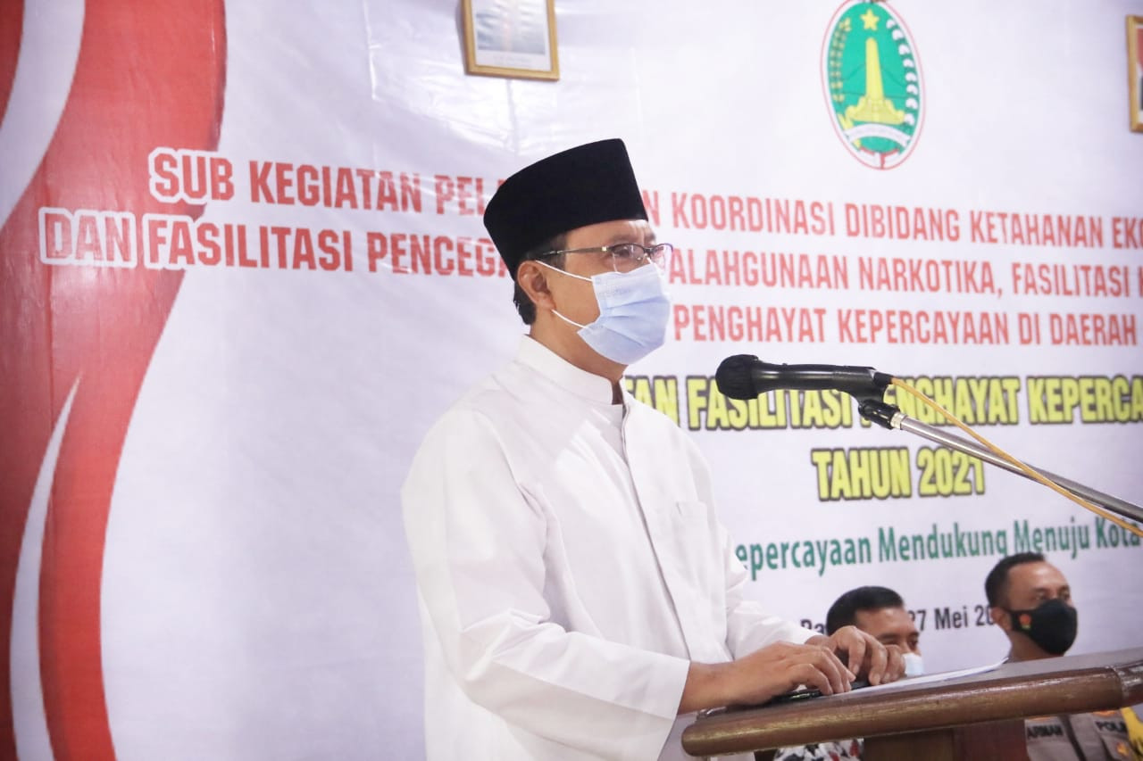 Gus Ipul  saat memberikan sambutan kepada 70 penghayat kepercayaan yang ada di Kota Pasuruan. (Foto: Istimewa)