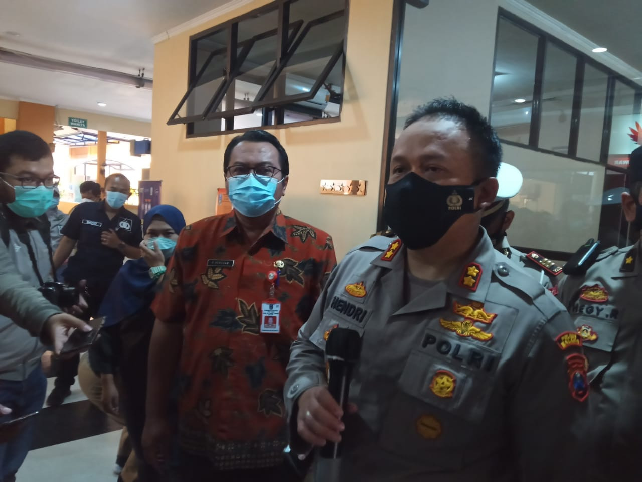 Kapolres Malang, AKBP Hendri Umar saat ditemui di RSSA Kota Malang (Foto: Lalu Theo/ngopibareng.id)