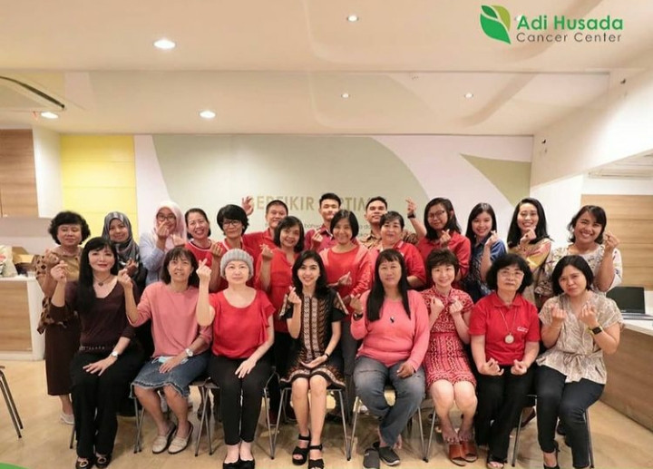 Komunitas penyintas kanker yang sering berbagi ilmu dan pengalaman di Adi Husada Cancer Center Surabaya. (Foto: Dok. AHCC)
