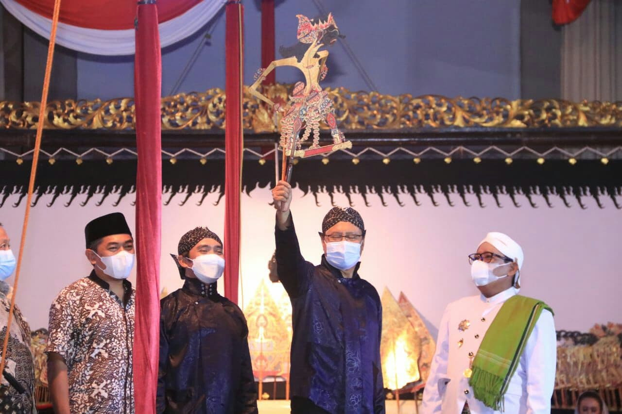 Walikota Pasuruan Saifullah Yusuf menggelar wayangan virtual taat prokes di tengah pandemi, Sabtu 29 Mei 2021, petang. (Foto: Istimewa)