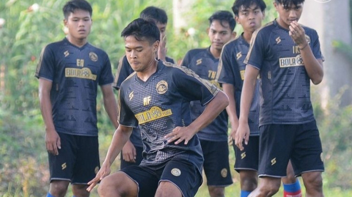 Skuad klub Arema FC saat menjalani proses latihan (Instagram: @aremafcofficial)