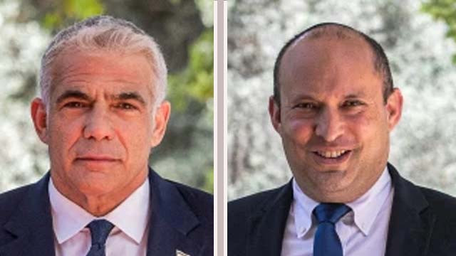 Naftali Bennett (kanan) bergabung dengan pemimpin oposisi Israel Yair Lapid (kiri). Bergabung kedua orang ini akan menumbangkan pemerintahan di bawah PM Benyamin Netanyahu.(Foto:AFP/Aljazeera)