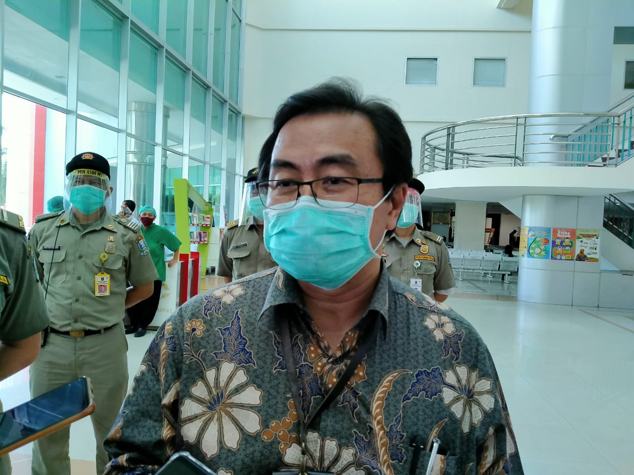 RSUD Dr Soetomo Surabaya, Dr Joni Wahyuhadi. (Foto: Fariz Yarbo/Ngopibareng.id)