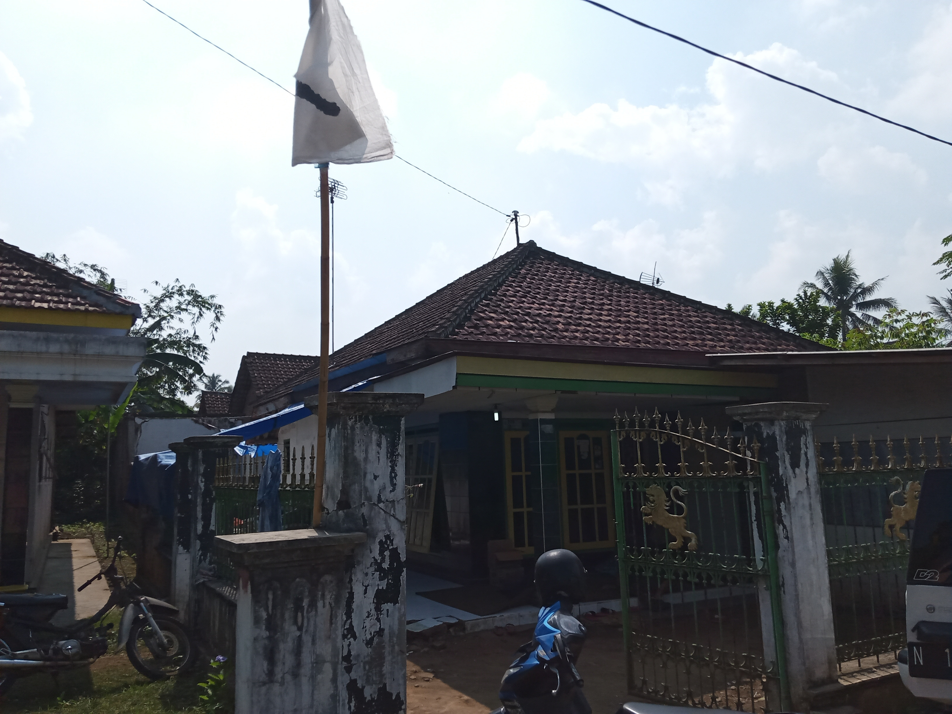 Rumah duka korban yang dicekik suami hingga tewas di Desa Sukorejo, Gondanglegi, Kabupaten Malang (Foto: Lalu Theo/Ngopibareng.id)
