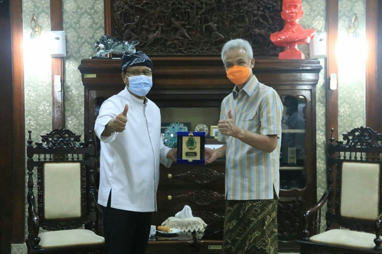 Walikota Pasuruan Saifullah Yusuf bertemu dengan Gubernur Jawa Tengah Ganjar Pranowo di Jawa Tengah. (Foto: Istimewa)