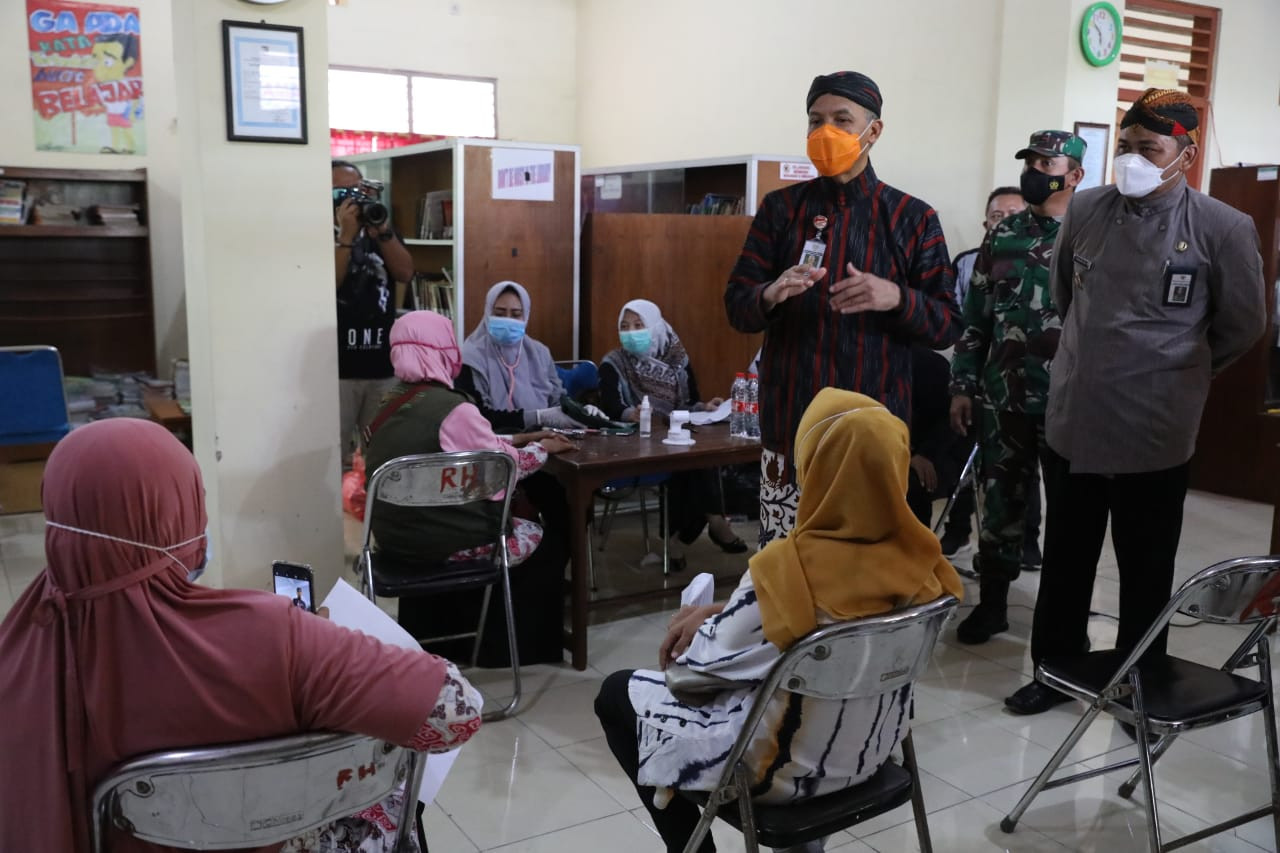 Gubernur Jawa Tengah, Ganjar Pranowo fokus penanganan zona merah Kudus dan Brebes. (Foto: Istimewa)