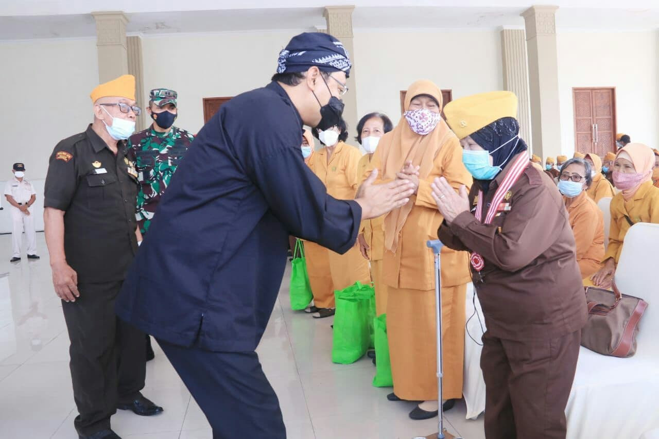 Walikota Pasuruan Saifullah Yusuf silaturahmi dengan130 veteran. (Foto: Istimewa)