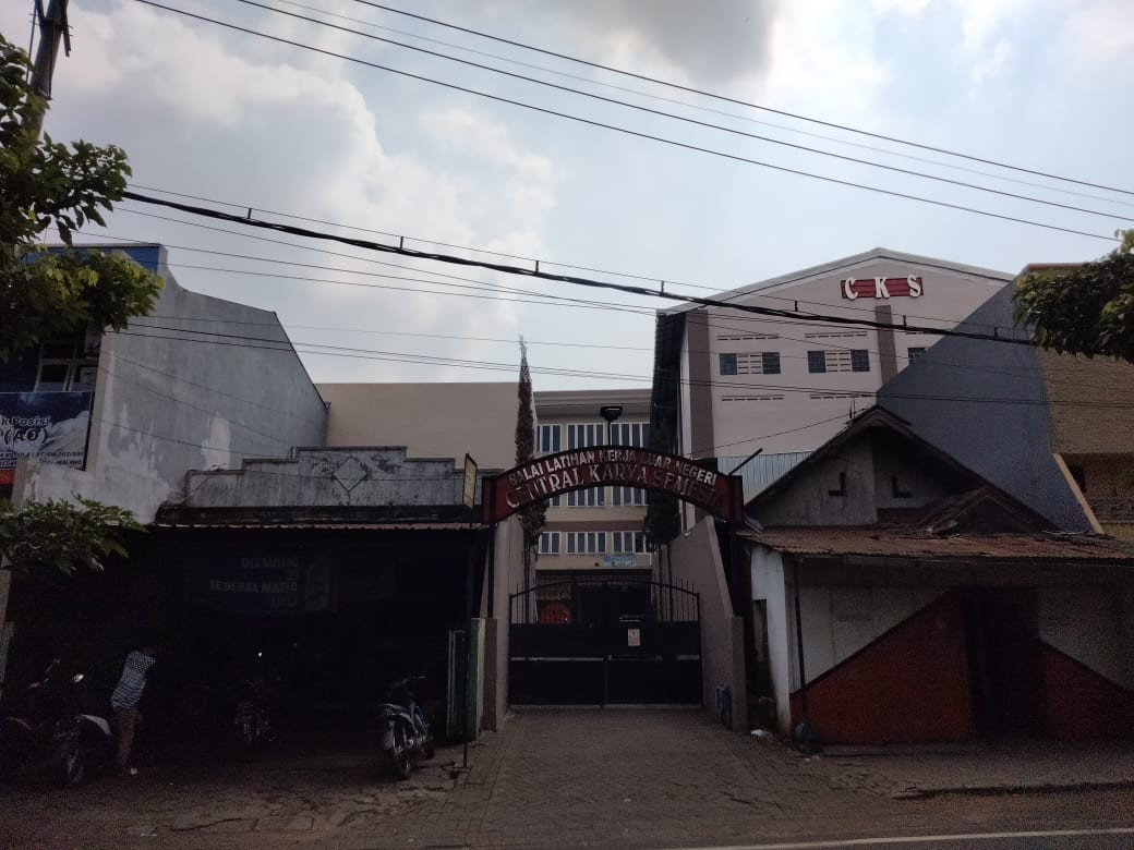Tampak depan BLK Central Karya Semesta PT. Citra Karya Sejati, Kedungkandang, Kota Malang (Foto: Lalu Theo/ngopibareng.id)