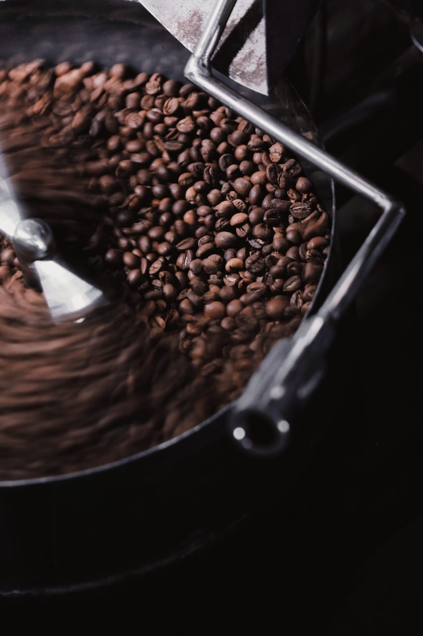 Ilustrasi proses penggilingan kopi. (Foto: Istimewa)
