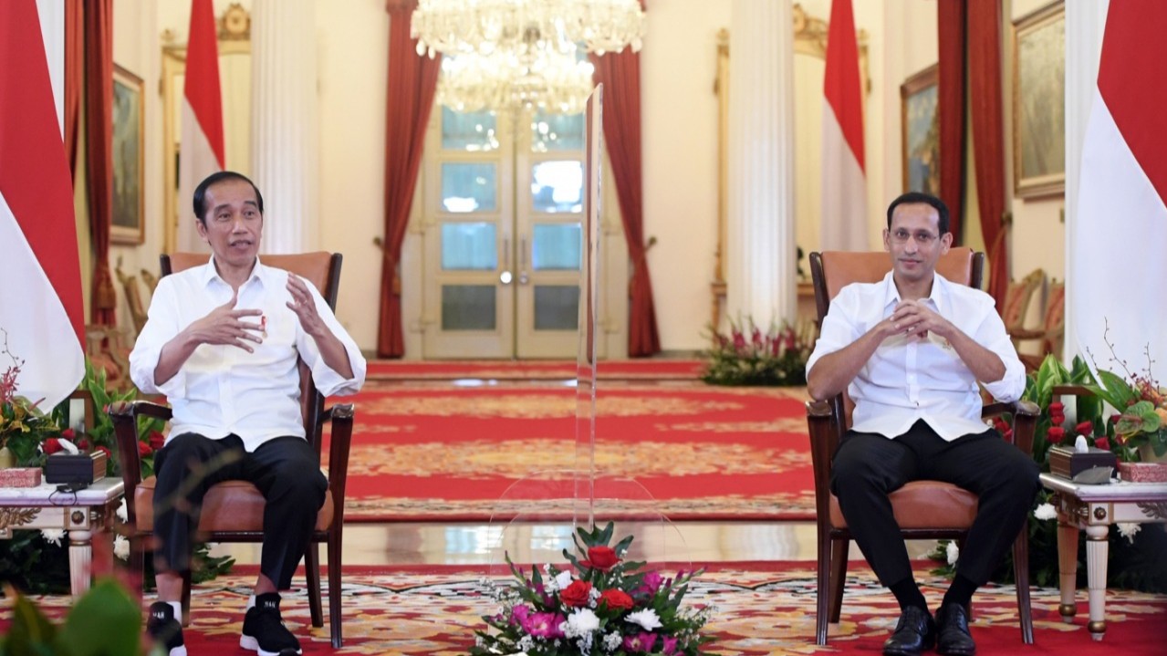 Presiden Jokowi mendiskusikan tentang kampus merdeka ,(Foto:Setpres)