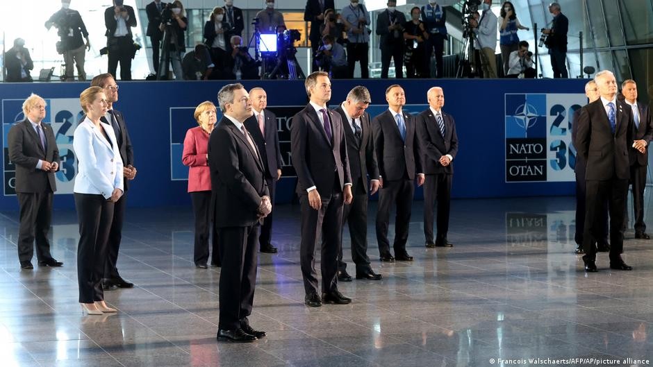 Para pemimpin negara NATO juga membahas masalah perubahan iklim dan tantangan keamanan luar angkasa dalam KTT, Senin 14 Juni 2021. (Foto: Deutsche Welle)
